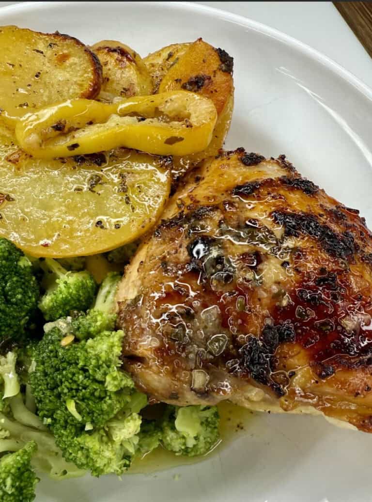 Lemon Pepper Chicken & Potatoes 🍋